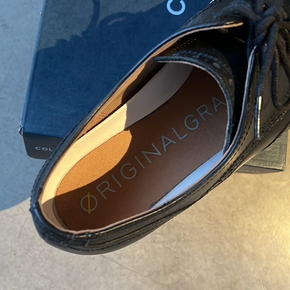 Men's Cole Hahn Original grand Wingtip Oxfords - Picture 3 of 5
